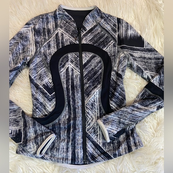 Lululemon Find Your Bliss reversible Jacket Size 6 - Picture 2 of 9